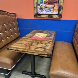 Mesa y cabinas