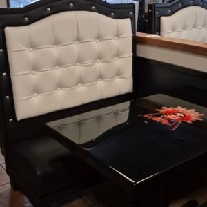 Mesa y cabinas (Siete)